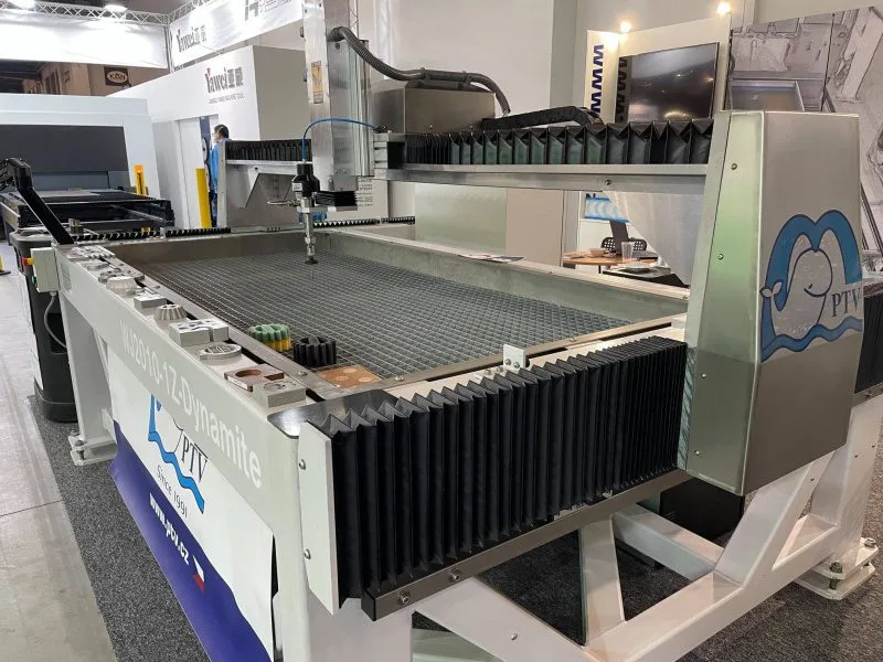 Nowoczesne technologie cięcia wodą PTV i rewolucja w programowaniu Teach In