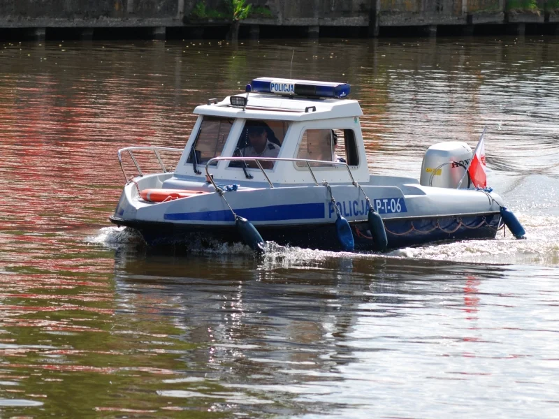 Nocny „popis” na elbląskiej starówce. Zamiast zabawy – zarzuty i widmo więzienia