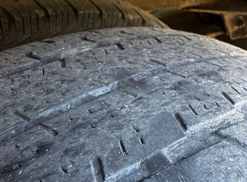 Niebezpieczna wycieczka udaremniona. Policjanci wyeliminowali z ruchu niesprawny autokar