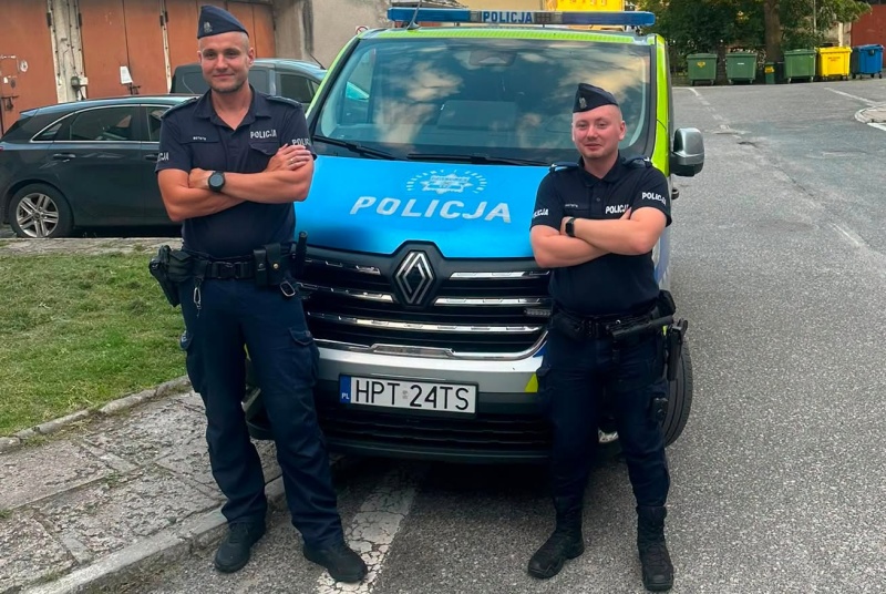 Dramatyczny wyścig z czasem w Elblągu. Policjanci uratowali seniora, który nie wiedział, gdzie jest
