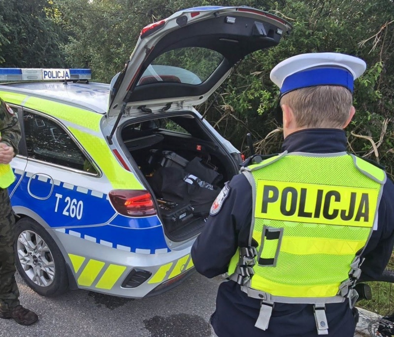 Pędził mercedesem na ograniczeniu do 90 km/h. 78-latek stracił prawo jazdy i zapłaci wysoki mandat